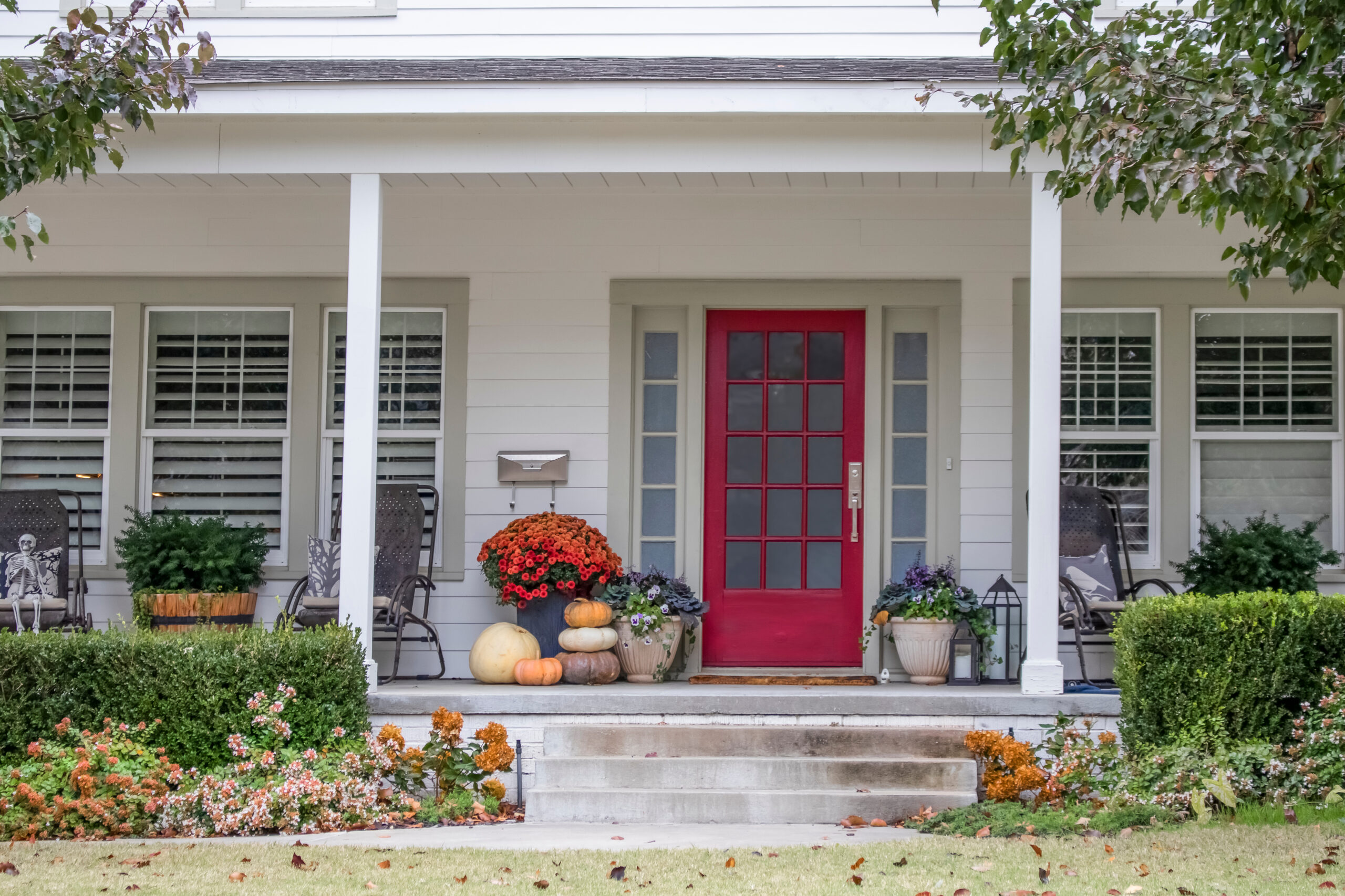 Red-doored house with curb appeal from Turner Longmont Realtors.